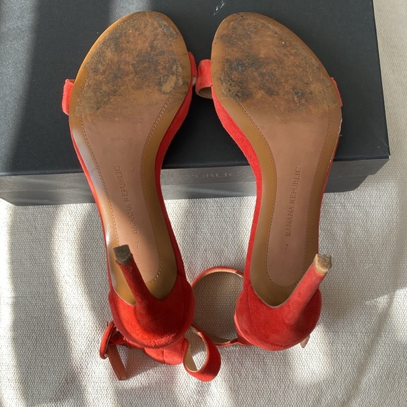 Banana Republic Sude Hells Shoes - Picture 10 of 11